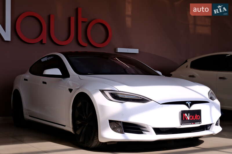 Ліфтбек Tesla Model S 2016 в Одесі