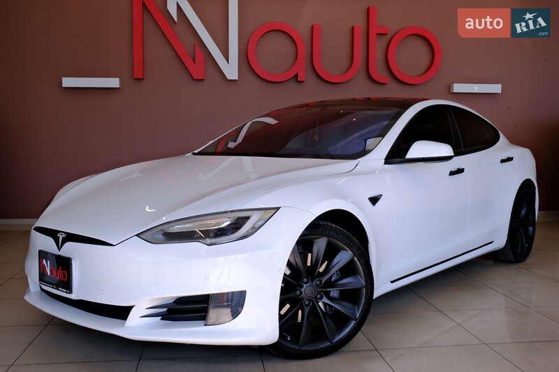 Ліфтбек Tesla Model S 2016 в Одесі