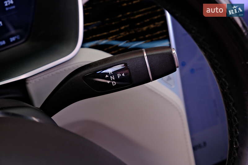 Ліфтбек Tesla Model S 2016 в Одесі