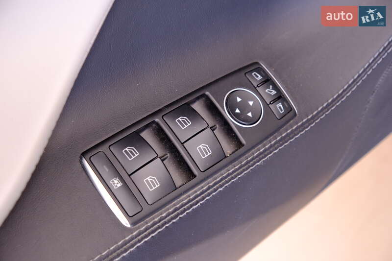 Ліфтбек Tesla Model S 2016 в Одесі