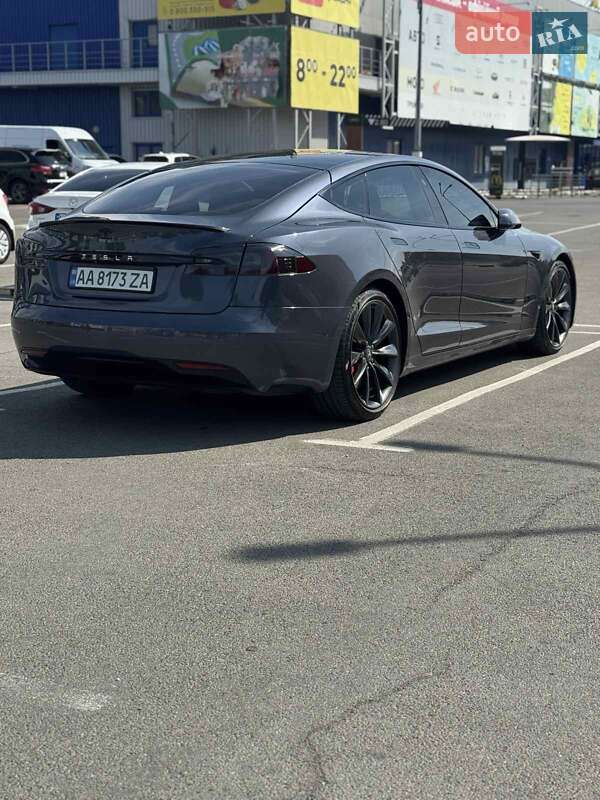 Лифтбек Tesla Model S 2017 в Днепре