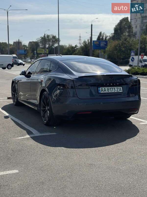 Лифтбек Tesla Model S 2017 в Днепре
