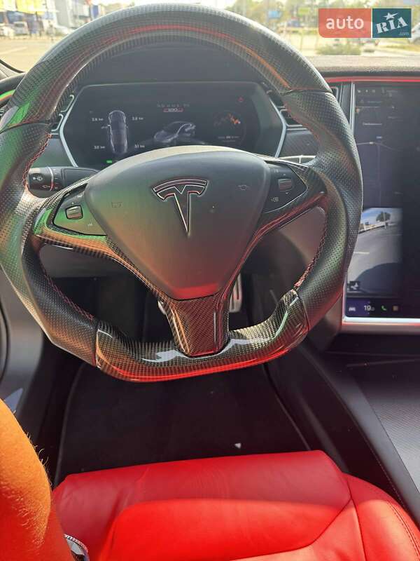 Лифтбек Tesla Model S 2017 в Днепре