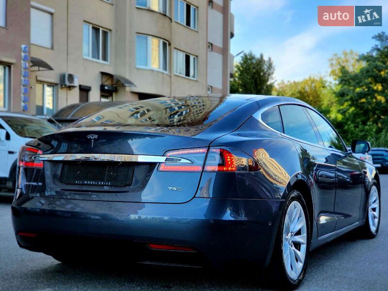 Ліфтбек Tesla Model S 2019 в Києві