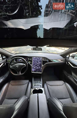Лифтбек Tesla Model S 2017 в 