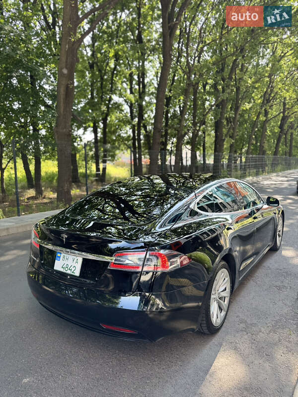 Лифтбек Tesla Model S 2017 в Чернигове