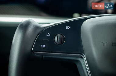 Лифтбек Tesla Model S 2021 в Коломые