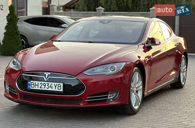 Лифтбек Tesla Model S 2015 в 