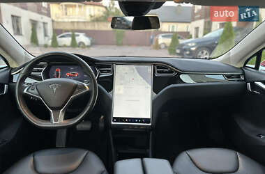 Лифтбек Tesla Model S 2015 в 