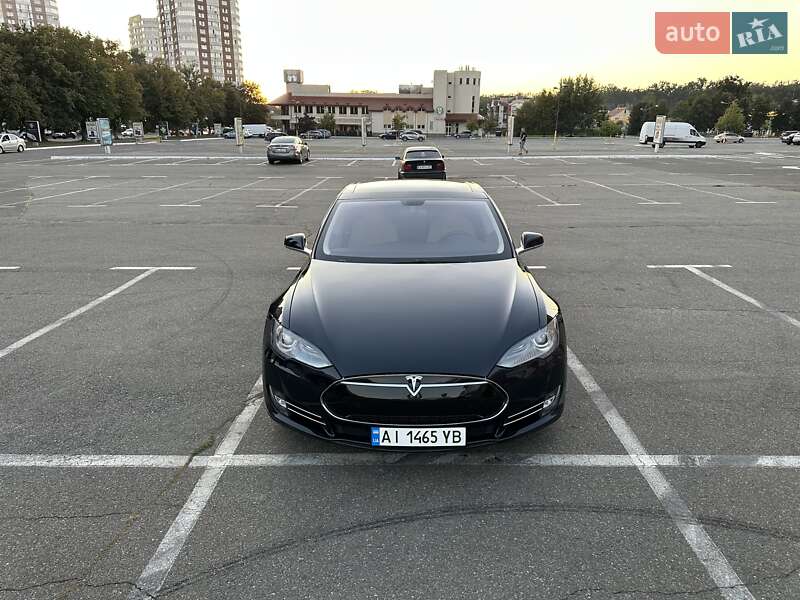 Ліфтбек Tesla Model S 2013 в Києві