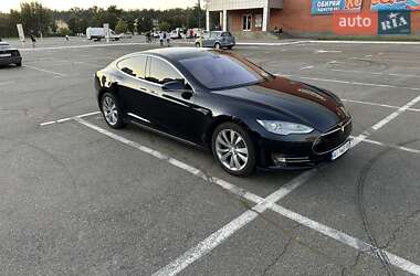 Лифтбек Tesla Model S 2013 в 