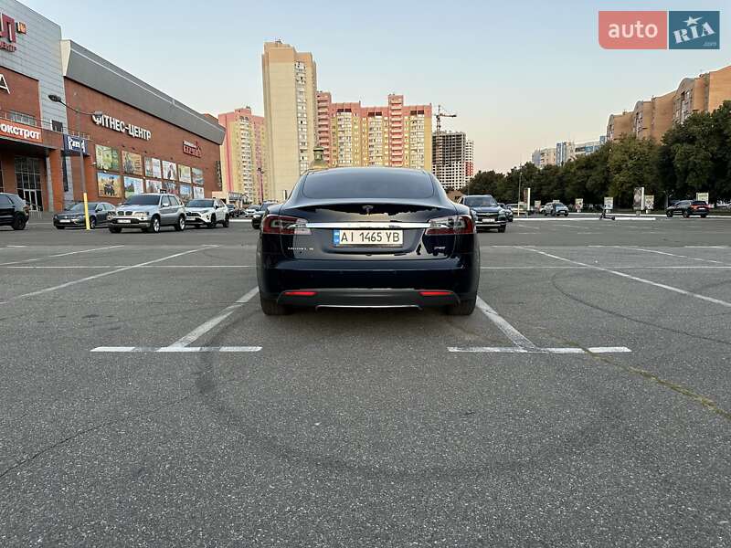Ліфтбек Tesla Model S 2013 в Києві