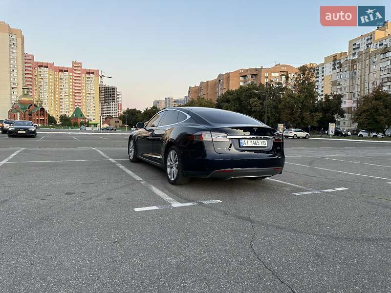 Ліфтбек Tesla Model S 2013 в Києві