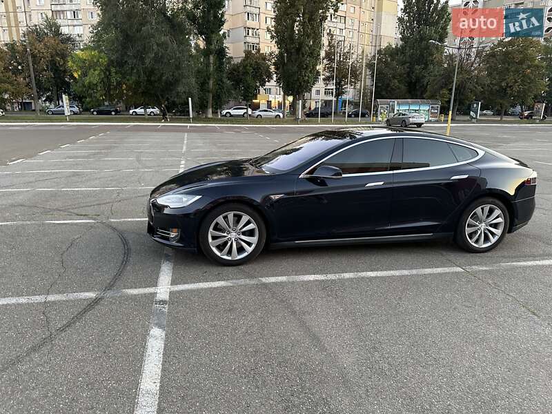 Ліфтбек Tesla Model S 2013 в Києві