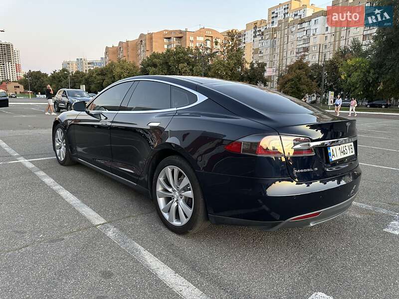 Ліфтбек Tesla Model S 2013 в Києві