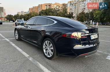 Лифтбек Tesla Model S 2013 в 