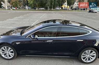 Лифтбек Tesla Model S 2013 в 