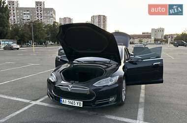 Лифтбек Tesla Model S 2013 в 