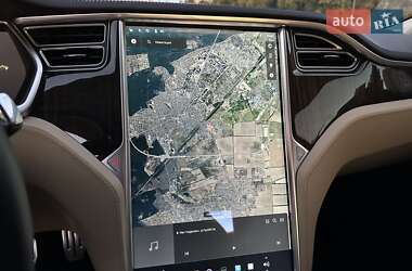 Лифтбек Tesla Model S 2013 в 