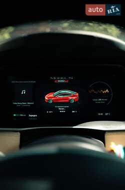 Ліфтбек Tesla Model S 2017 в Львові