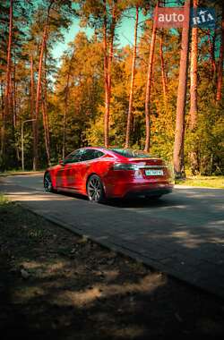 Ліфтбек Tesla Model S 2017 в Львові
