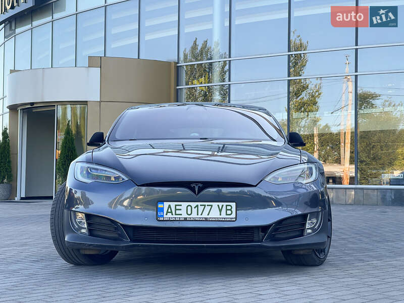 Ліфтбек Tesla Model S 2019 в Дніпрі