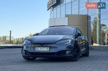 Tesla Model S 2019