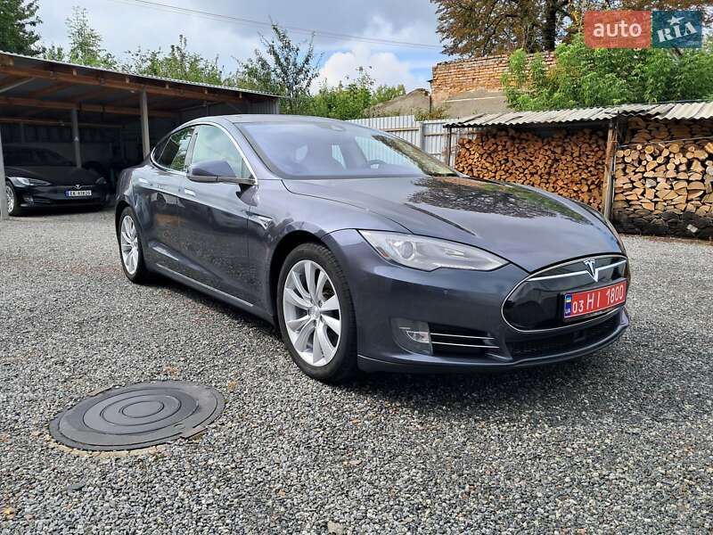 Ліфтбек Tesla Model S 2014 в Радехові