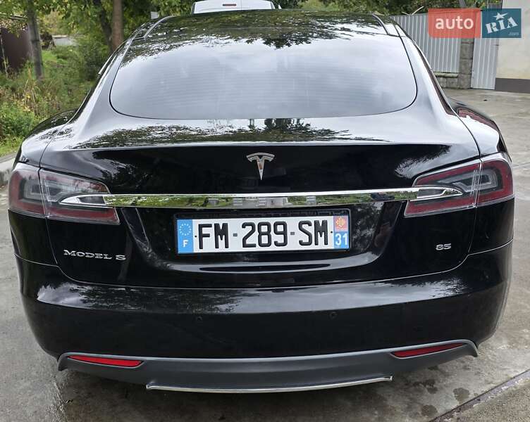 Ліфтбек Tesla Model S 2013 в Калуші