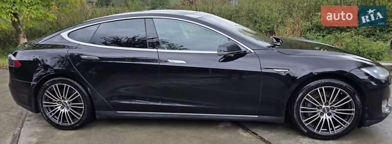 Ліфтбек Tesla Model S 2013 в Калуші