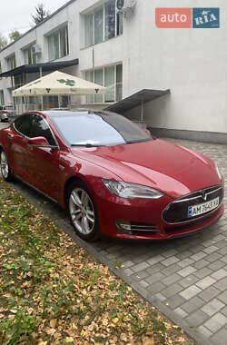 Лифтбек Tesla Model S 2016 в 