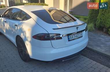 Ліфтбек Tesla Model S 2013 в 