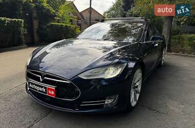 Tesla Model S 2015