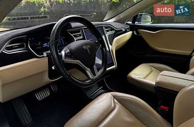 Ліфтбек Tesla Model S 2015 в 