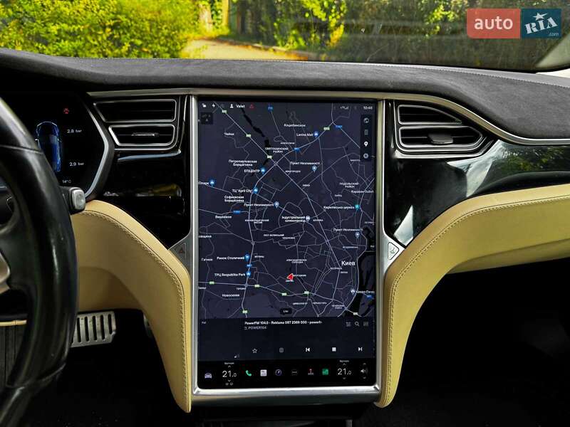 Лифтбек Tesla Model S 2015 в Киеве