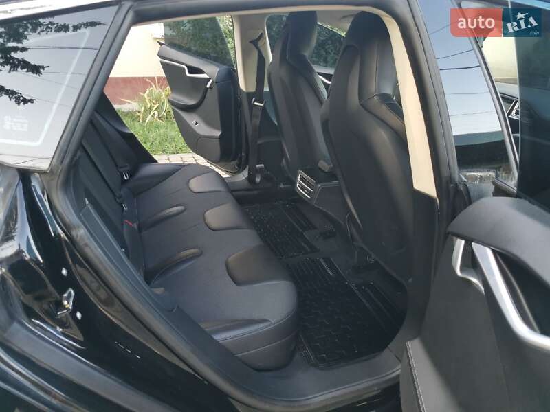 Лифтбек Tesla Model S 2014 в Ужгороде