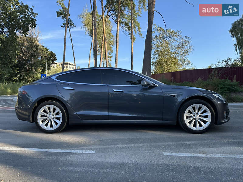 Лифтбек Tesla Model S 2018 в Житомире