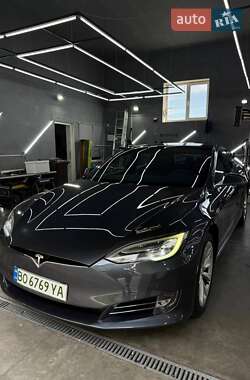 Ліфтбек Tesla Model S 2018 в Тернополі