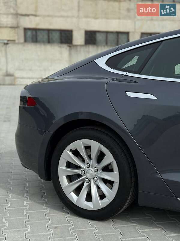 Ліфтбек Tesla Model S 2018 в Тернополі