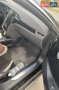 Ліфтбек Tesla Model S 2015 в 