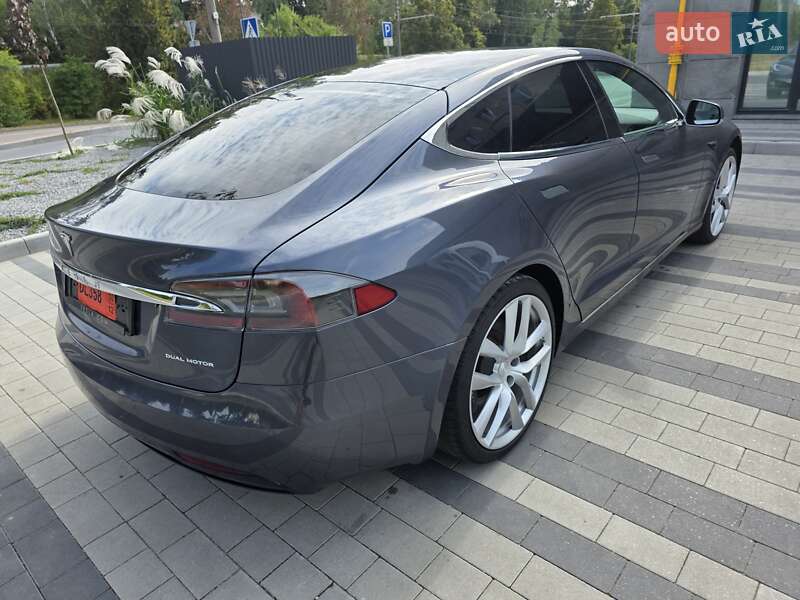 Лифтбек Tesla Model S 2020 в Луцке