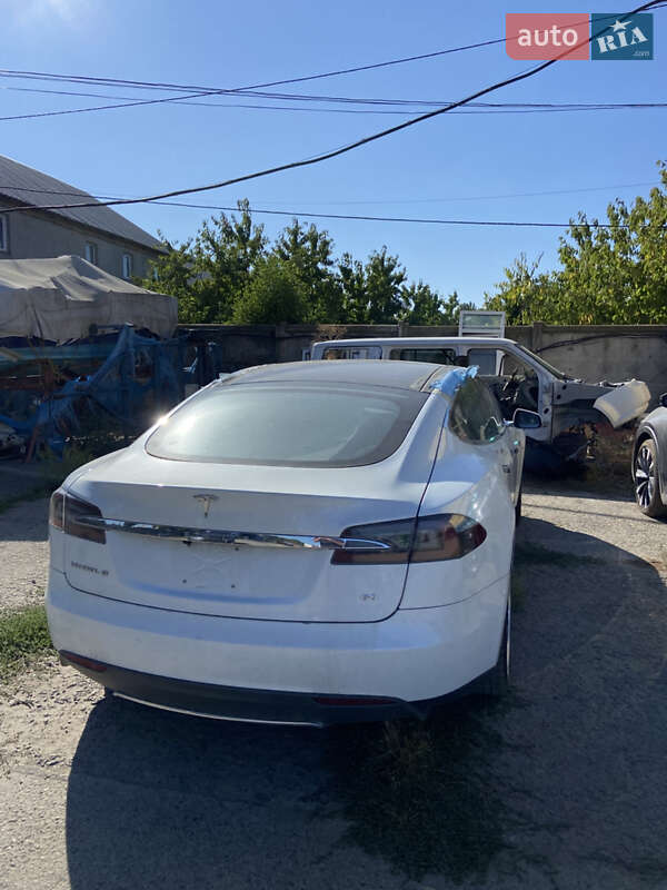 Ліфтбек Tesla Model S 2014 в Великодолинському фото 12 Ліфтбек Tesla Model S 2014 в Великодолинському