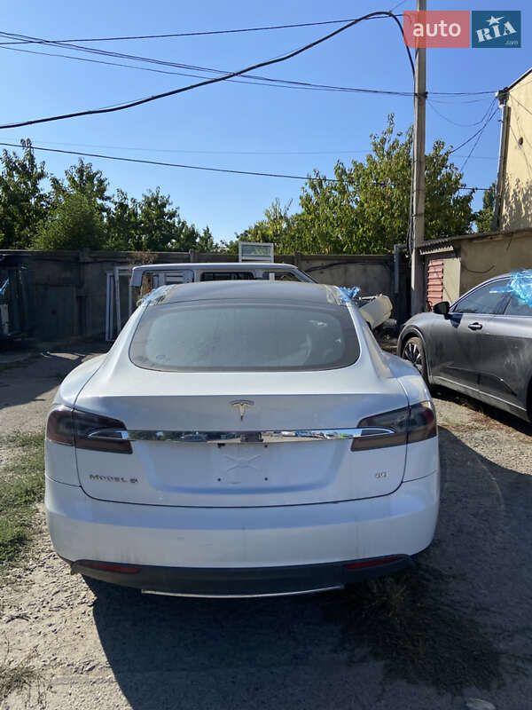 Ліфтбек Tesla Model S 2014 в Великодолинському фото 13 Ліфтбек Tesla Model S 2014 в Великодолинському