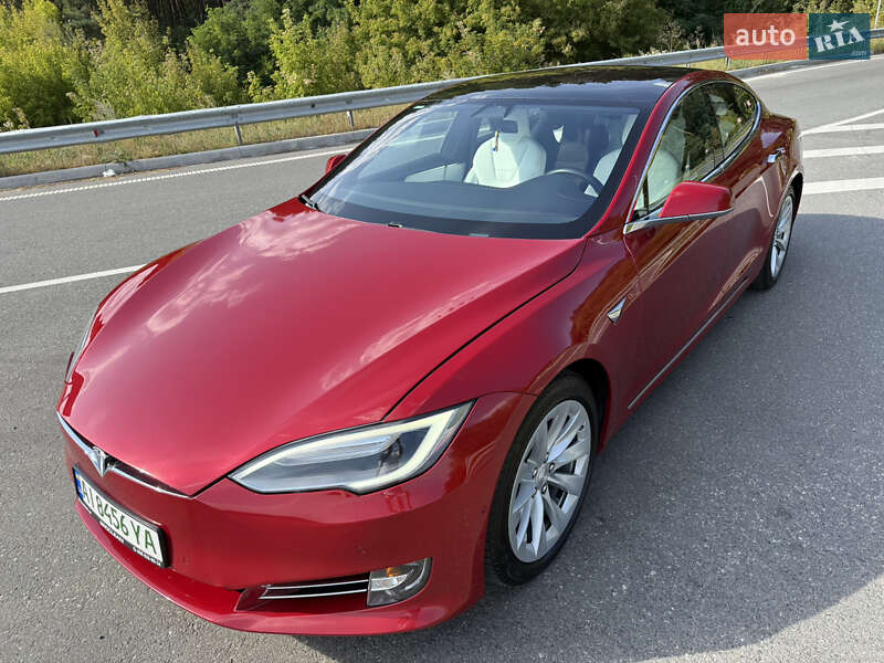 Ліфтбек Tesla Model S 2017 в Броварах