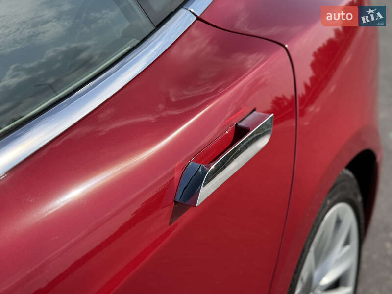 Ліфтбек Tesla Model S 2017 в Броварах