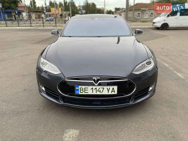 Ліфтбек Tesla Model S 2015 в Миколаєві