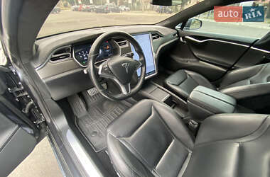 Ліфтбек Tesla Model S 2015 в 
