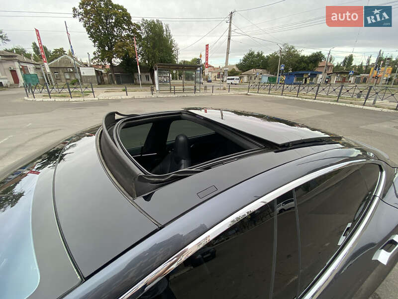 Ліфтбек Tesla Model S 2015 в Миколаєві