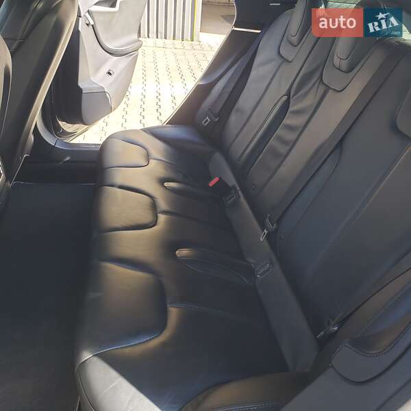 Ліфтбек Tesla Model S 2013 в Києві