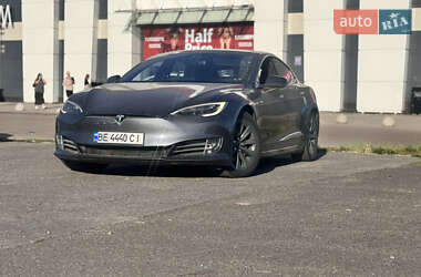 Лифтбек Tesla Model S 2018 в Киеве